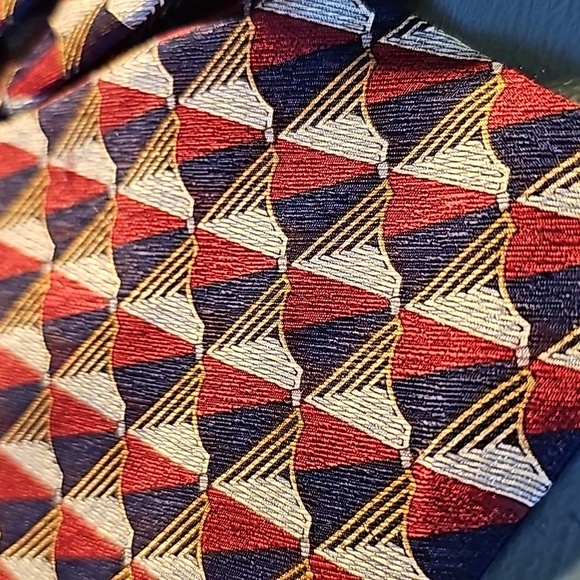 Bert Pulitzer signature collection. Mens pure silk tie. Red silver gold and blue - Picture 2 of 6